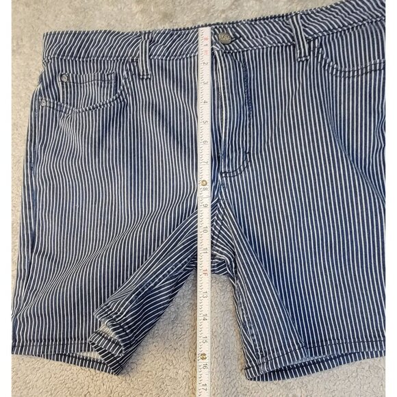 Vintage 1990's Lee Denim Shorts in a Blue and White Railroad Stripe Pattern. Si - Picture 5 of 13